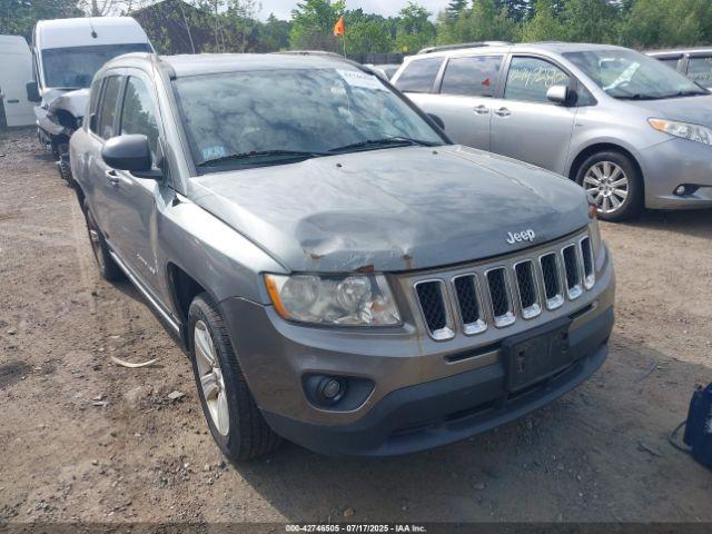  Salvage Jeep Compass