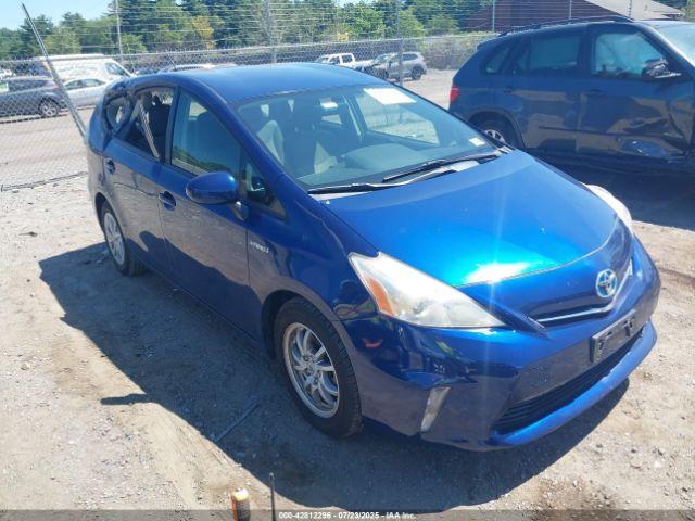  Salvage Toyota Prius v