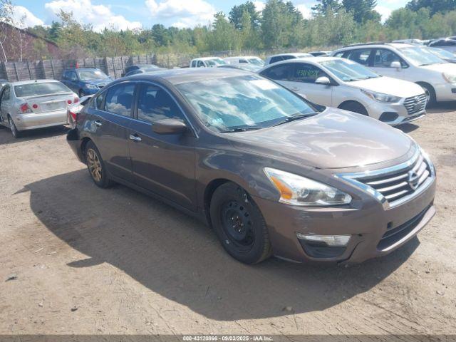  Salvage Nissan Altima