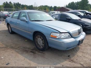  Salvage Lincoln Towncar