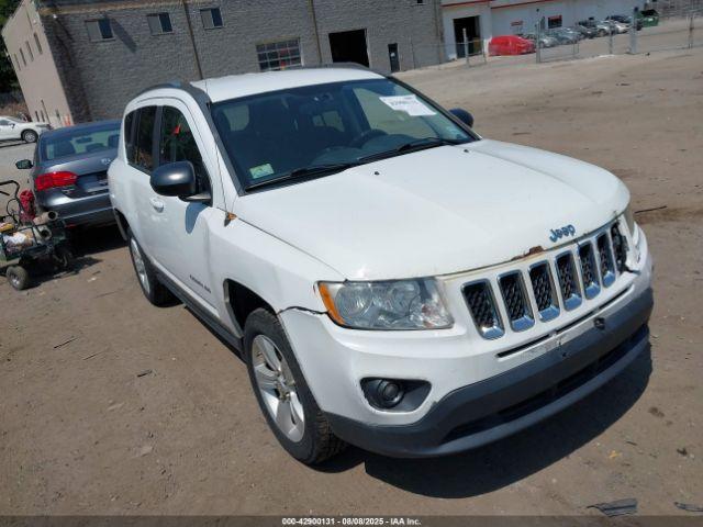  Salvage Jeep Compass