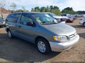  Salvage Toyota Sienna