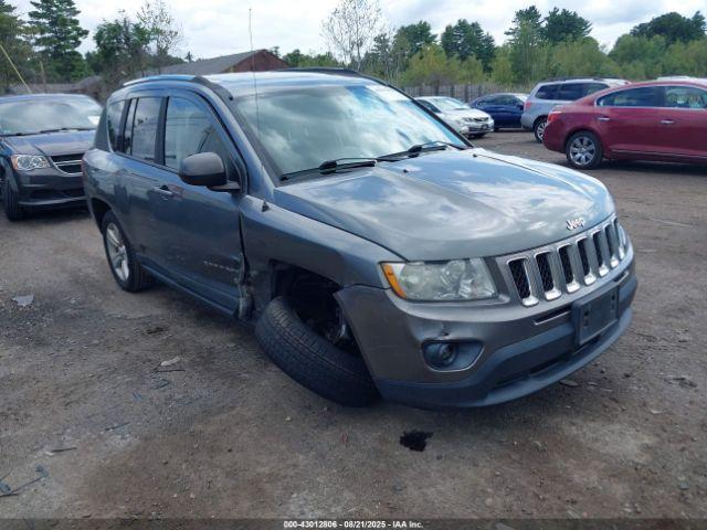  Salvage Jeep Compass
