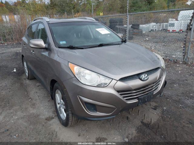  Salvage Hyundai TUCSON