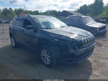  Salvage Jeep Cherokee