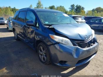  Salvage Toyota Sienna