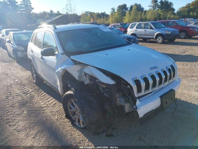  Salvage Jeep Cherokee