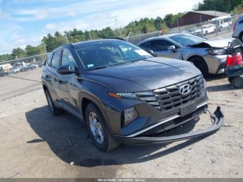  Salvage Hyundai TUCSON
