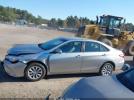 Toyota Camry Le Image 13