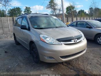  Salvage Toyota Sienna