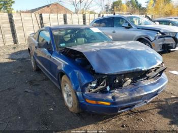  Salvage Ford Mustang