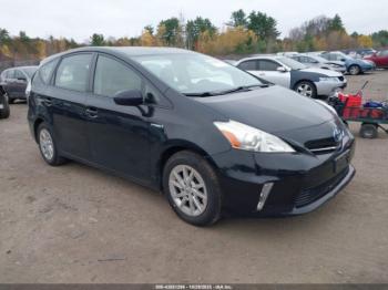  Salvage Toyota Prius v