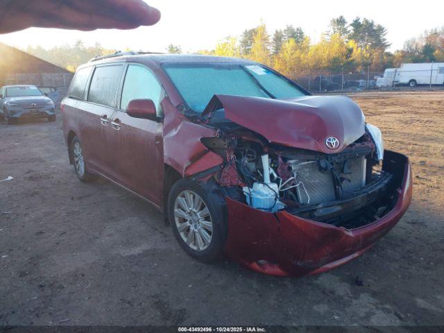  Salvage Toyota Sienna