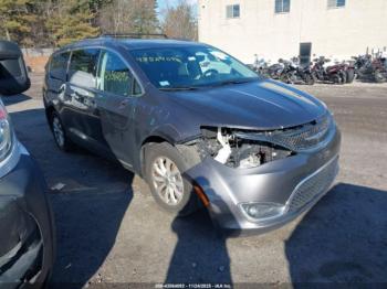  Salvage Chrysler Pacifica
