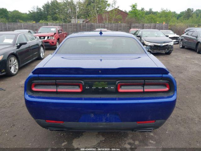 Dodge Challenger Image 18