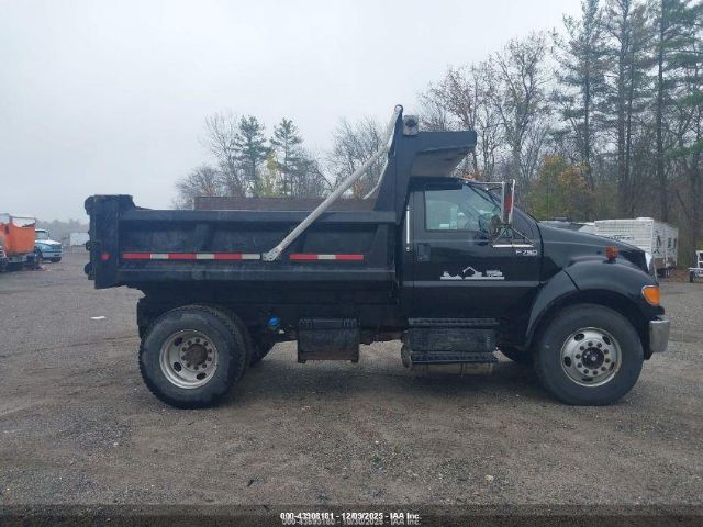Ford F-750 Image 9