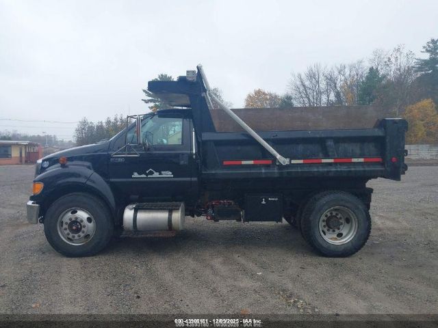 Ford F-750 Image 14
