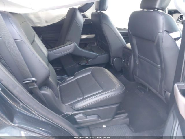 Ford Explorer Xlt Image 4