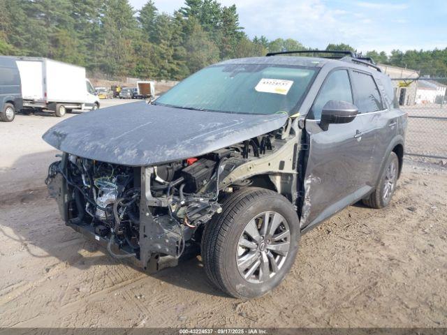 Nissan Pathfinder Sv 4wd Image 4