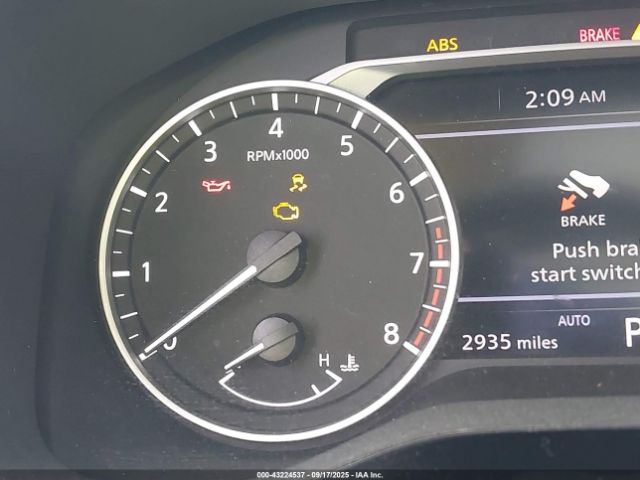 Nissan Pathfinder Sv 4wd Image 9