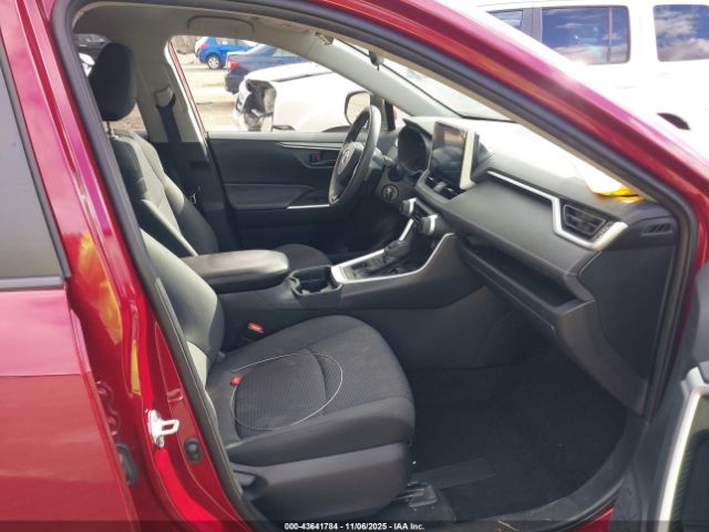 Toyota RAV4 Le Image 6