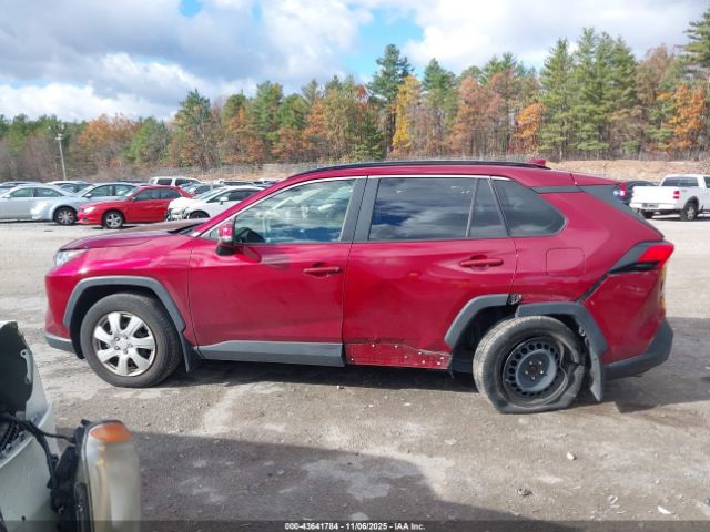 Toyota RAV4 Le Image 8