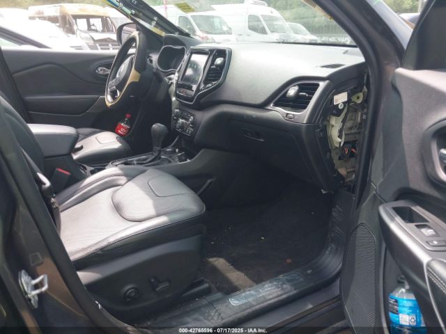 Jeep Cherokee Limited 4x4 Image 8