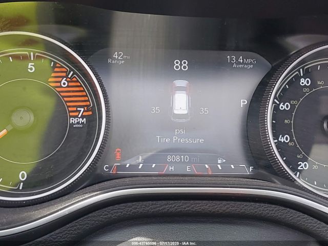 Jeep Cherokee Limited 4x4 Image 4