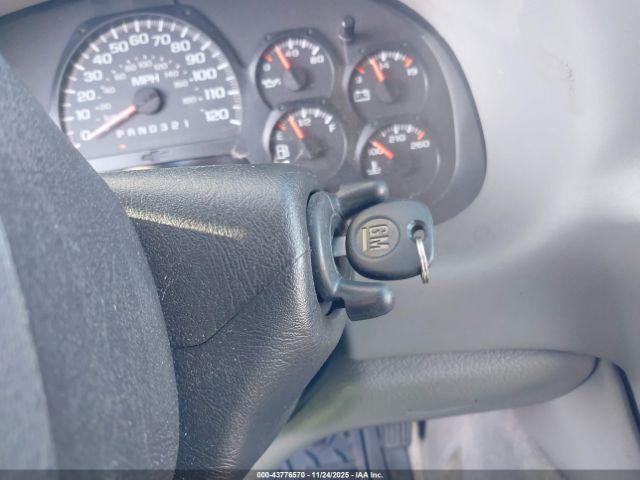 Chevrolet Trailblazer Ls Image 8