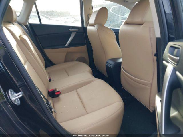 Mazda Mazda3 S Grand Touring Image 3