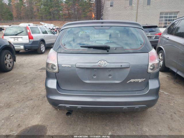 Toyota Matrix Image 12