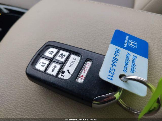 Honda Clarity Plug-In Hybrid Image 14