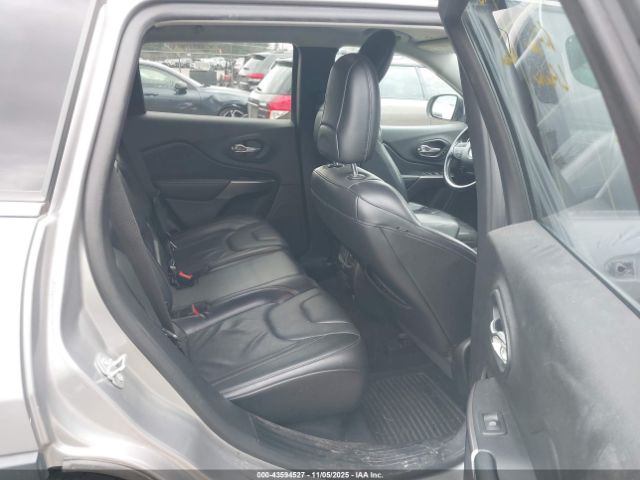 Jeep Cherokee Limited 4x4 Image 7