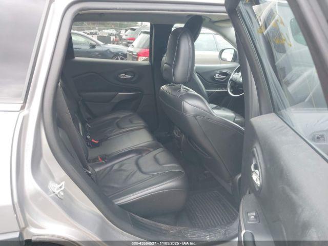 Jeep Cherokee Limited 4x4 Image 7