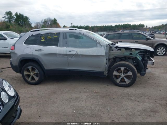 Jeep Cherokee Limited 4x4 Image 12