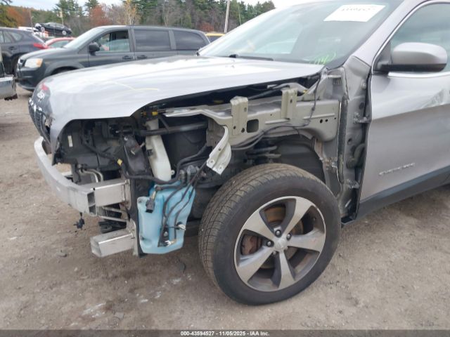 Jeep Cherokee Limited 4x4 Image 11