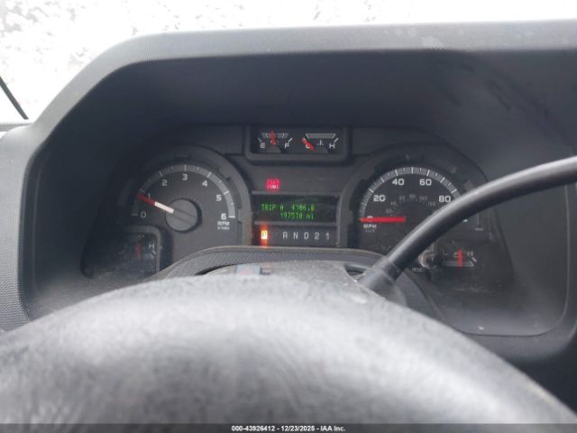 Ford E-350 Xlt Image 5