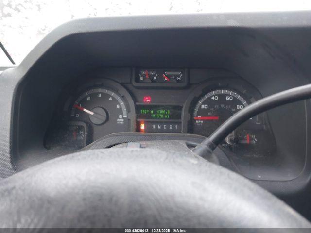 Ford E-350 Xlt Image 5