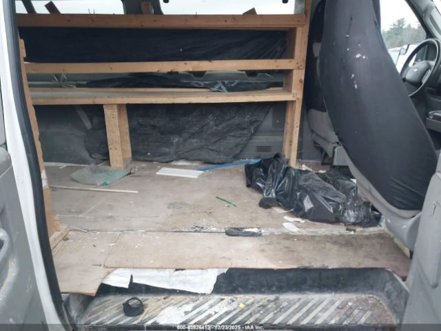 Ford E-350 Xlt Image 11