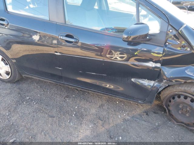 Toyota Yaris L Image 4