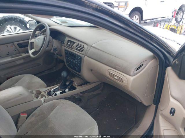 Ford Taurus Se Image 9