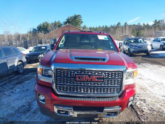 General Motors Sierra 3500HD Denali Image 15