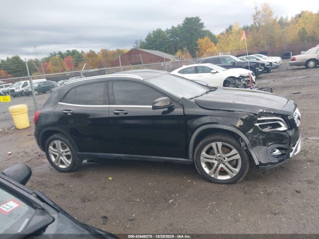 Mercedes-Benz GLA Image 13