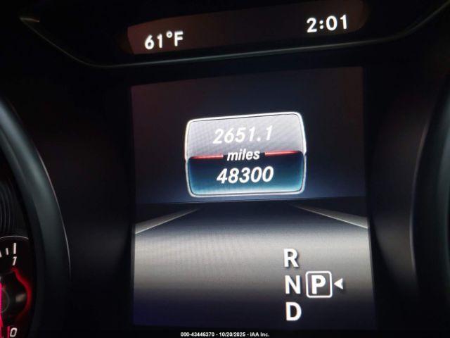 Mercedes-Benz GLA Image 11