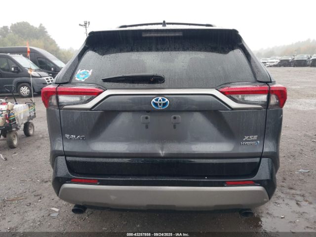 Toyota RAV4 Xse Image 17