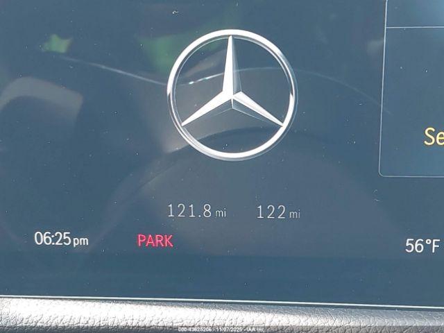 Mercedes-Benz GLA 4matic Image 11