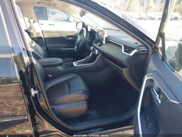 Toyota RAV4 Limited Image 14