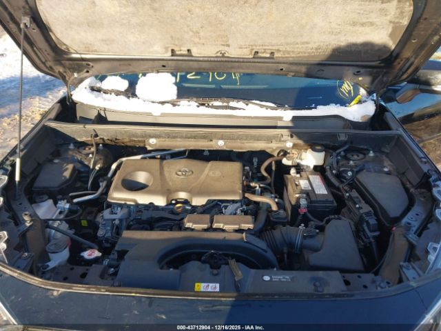 Toyota RAV4 Limited Image 4