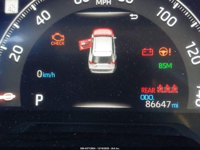 Toyota RAV4 Limited Image 10