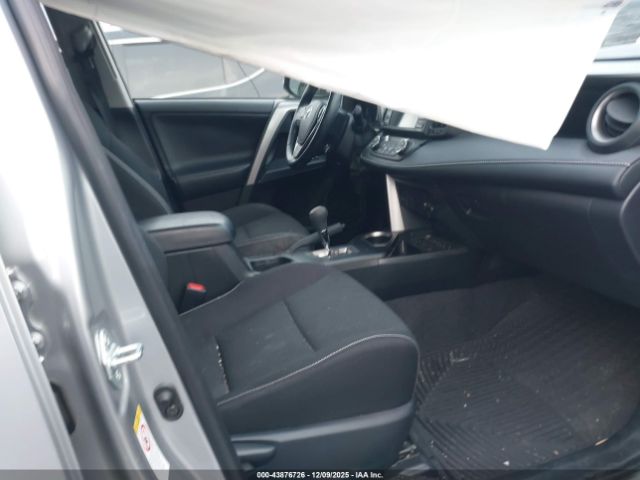 Toyota RAV4 Xle Image 4